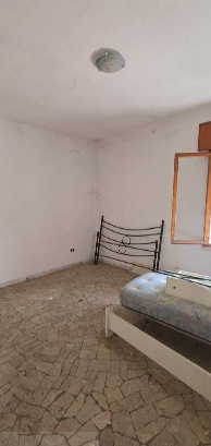 VICENZA (VI) VIA SARDEGNA 134 - Piena proprietà di appartamento sito al piano terzo di un vecchio...