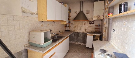 VICENZA (VI) VIA SARDEGNA 134 - Piena proprietà di appartamento sito al piano terzo di un vecchio...