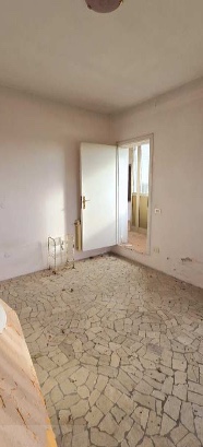 VICENZA (VI) VIA SARDEGNA 134 - Piena proprietà di appartamento sito al piano terzo di un vecchio...