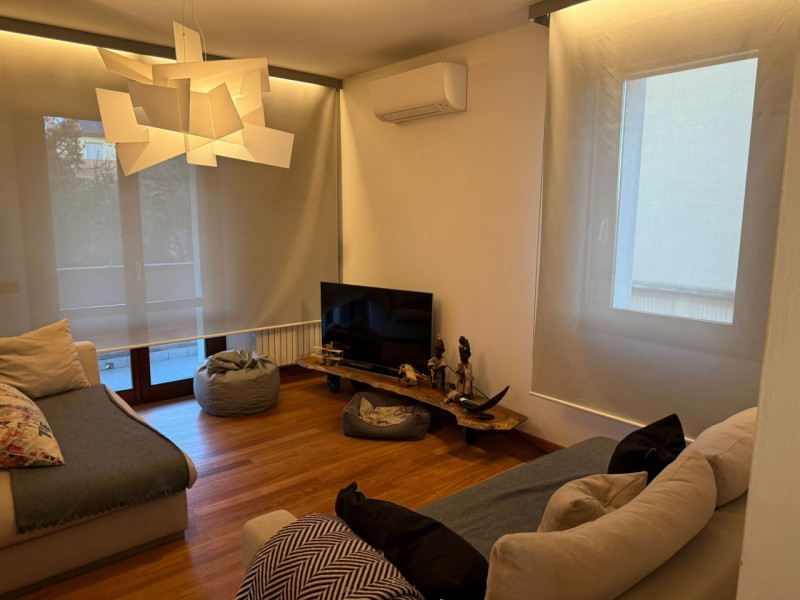 ALBIGNASEGO zona Carpanedo vendesi porzione di bifamiliare del 1995 ben tenuta in una zona reside...