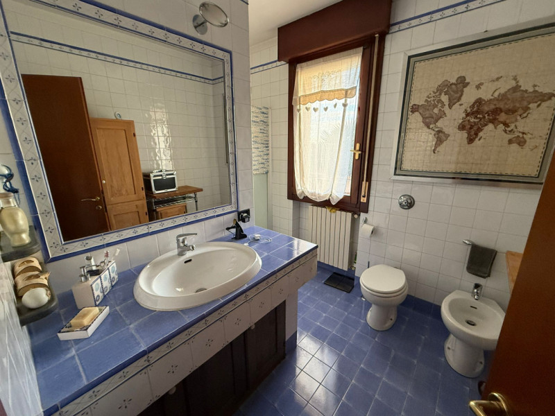 ALBIGNASEGO zona Carpanedo vendesi porzione di bifamiliare del 1995 ben tenuta in una zona reside...