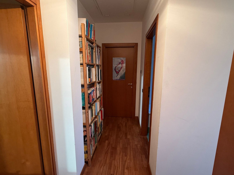 ALBIGNASEGO zona Carpanedo vendesi porzione di bifamiliare del 1995 ben tenuta in una zona reside...