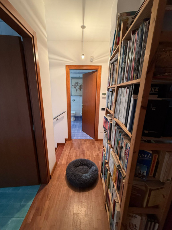 ALBIGNASEGO zona Carpanedo vendesi porzione di bifamiliare del 1995 ben tenuta in una zona reside...