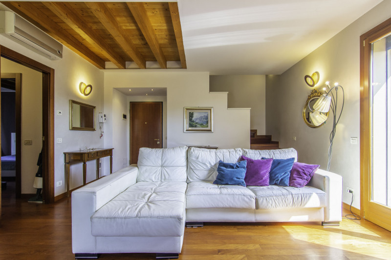 In viale Trieste proponiamo in vendita un elegante appartamento in una recente palazzina servita ...