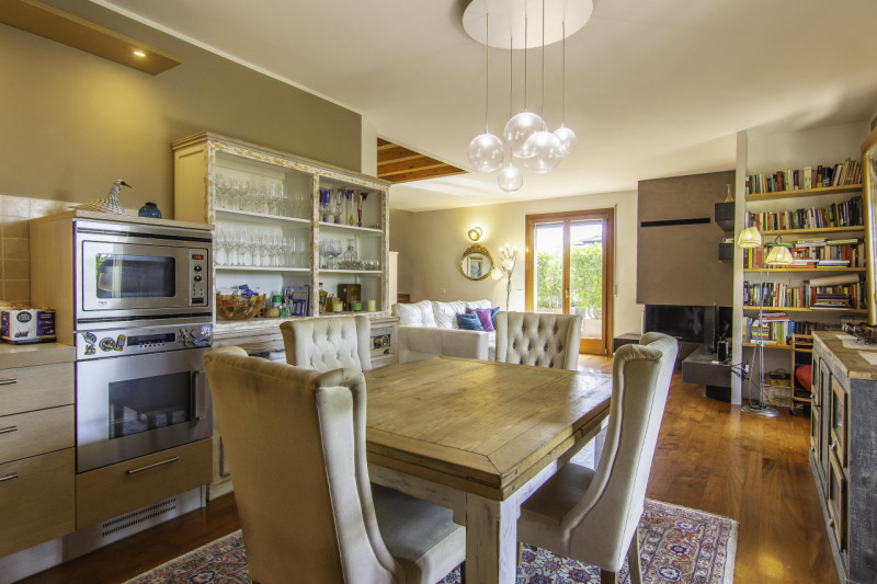 In viale Trieste proponiamo in vendita un elegante appartamento in una recente palazzina servita ...