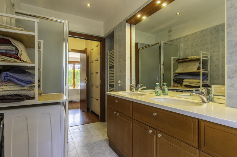 In viale Trieste proponiamo in vendita un elegante appartamento in una recente palazzina servita ...