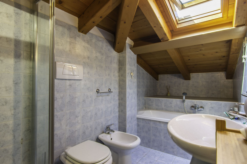 In viale Trieste proponiamo in vendita un elegante appartamento in una recente palazzina servita ...