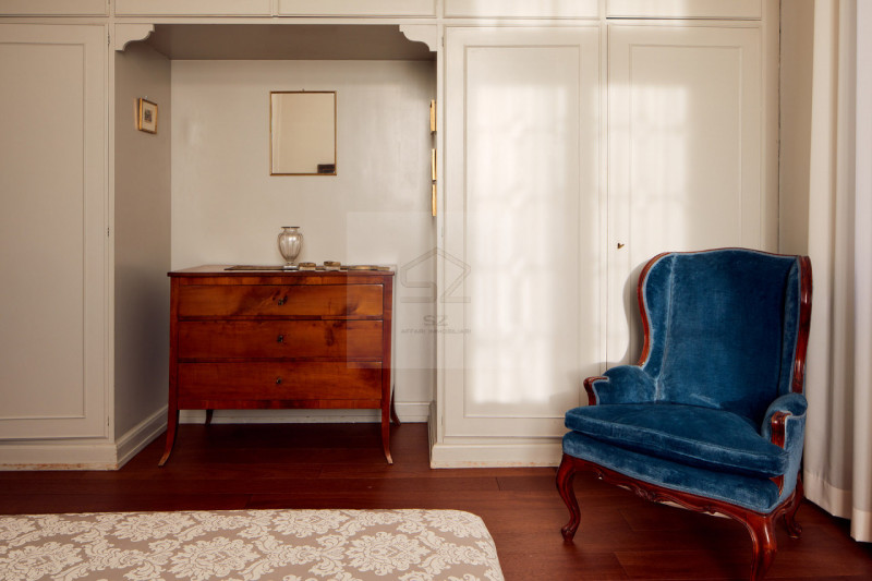 PADOVA CENTRO - ZONA SANTO

In prestigioso contesto d'epoca di sole 3 unità splendido PIANO NOBIL...