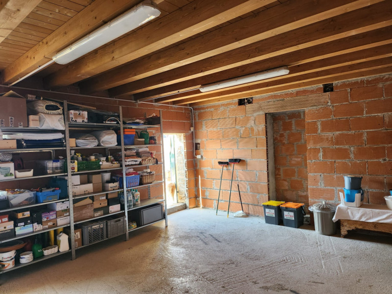 Proponiamo in vendita una casa a schiera situata nella tranquilla località di Borgo San Marco, a ...