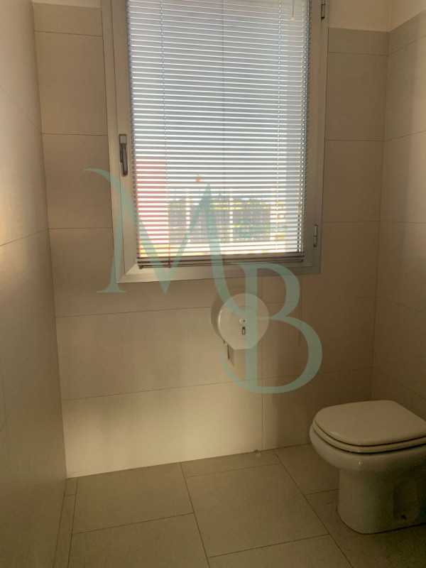 VIGONZA località Perarolo: Immobiliare MB propone in affitto un ufficio situato nel cuore della z...