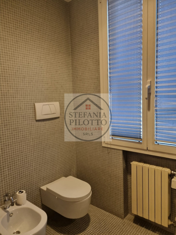 Tribunale nuovo- Stefania Pilotto Immobiliare propone in vendita ufficio di 160 mq. L'immobile si...