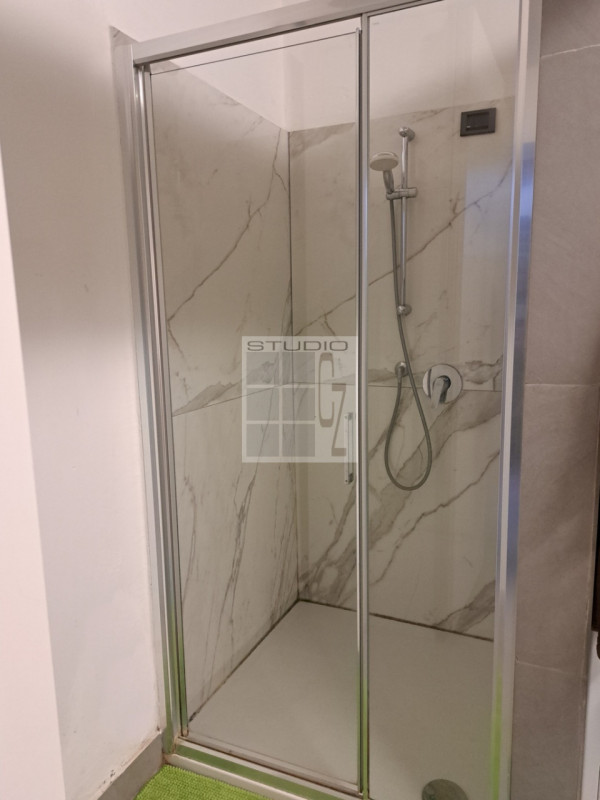 Proponiamo in vendita soluzione COMPLETAMENTE INDIPENDENTE CIRCONDATA DA 3.500 mq di giardino! 
L...