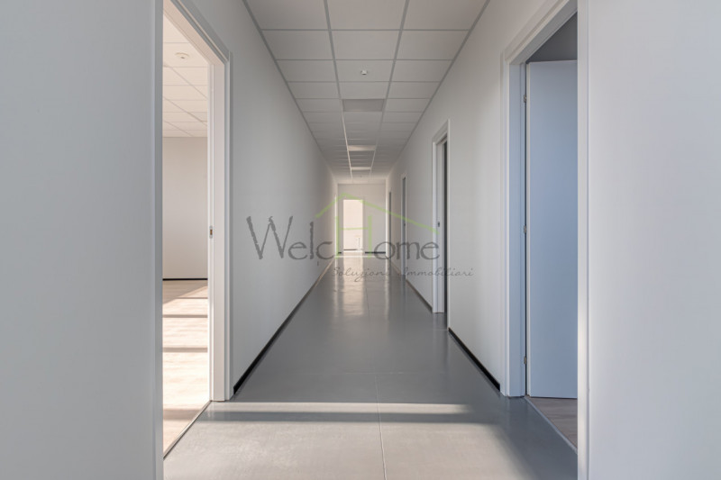 Albese con Cassano Affitto Ufficio