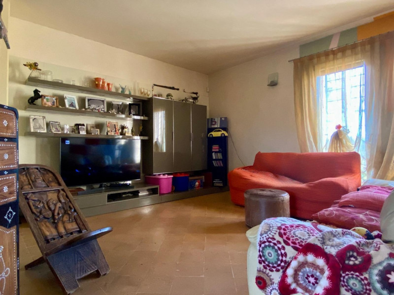 Immersa nel verde di Casale e situata a breve distanza dal centro di Vicenza, questa porzione di ...