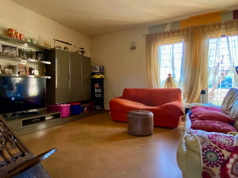 Immersa nel verde di Casale e situata a breve distanza dal centro di Vicenza, questa porzione di ...