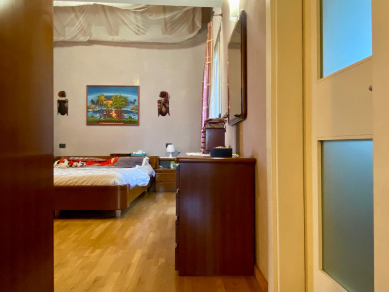 Immersa nel verde di Casale e situata a breve distanza dal centro di Vicenza, questa porzione di ...