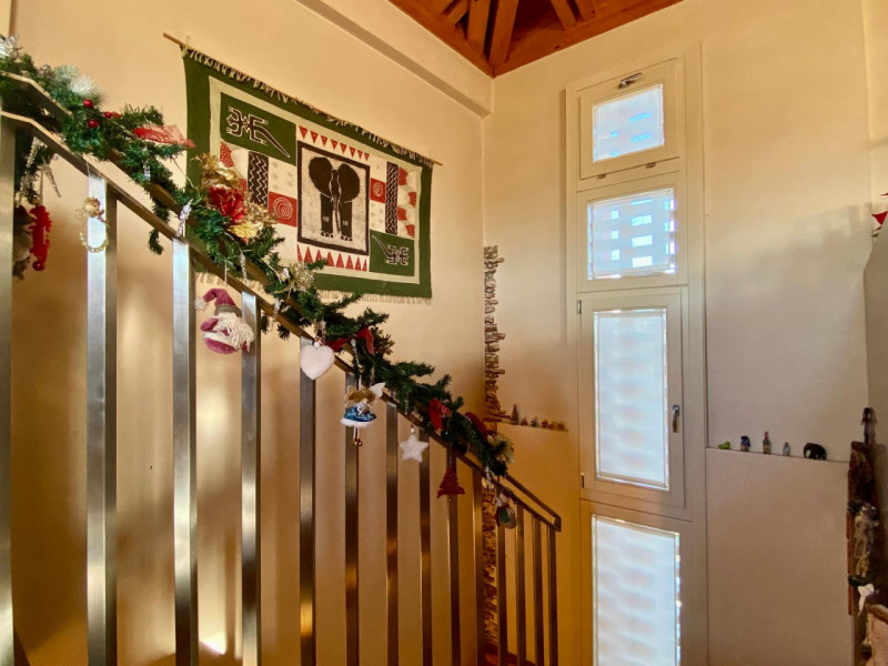 Immersa nel verde di Casale e situata a breve distanza dal centro di Vicenza, questa porzione di ...