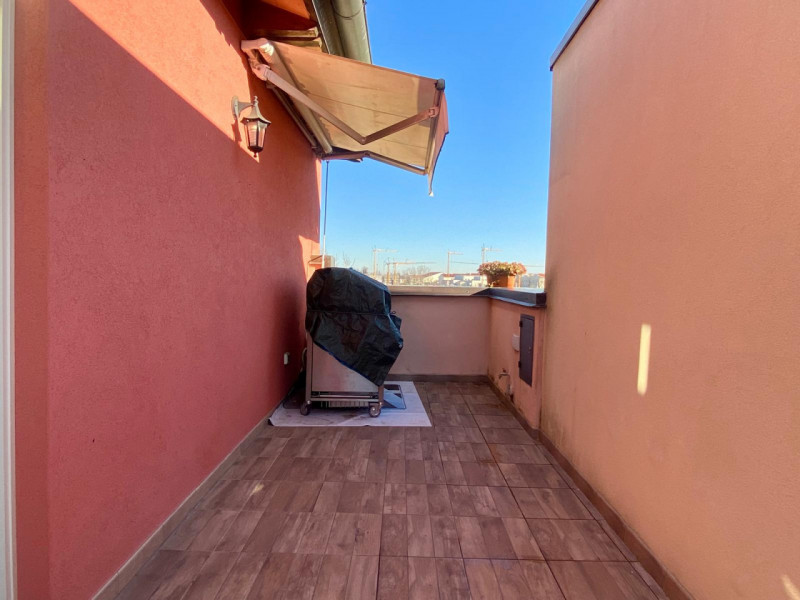 Immersa nel verde di Casale e situata a breve distanza dal centro di Vicenza, questa porzione di ...