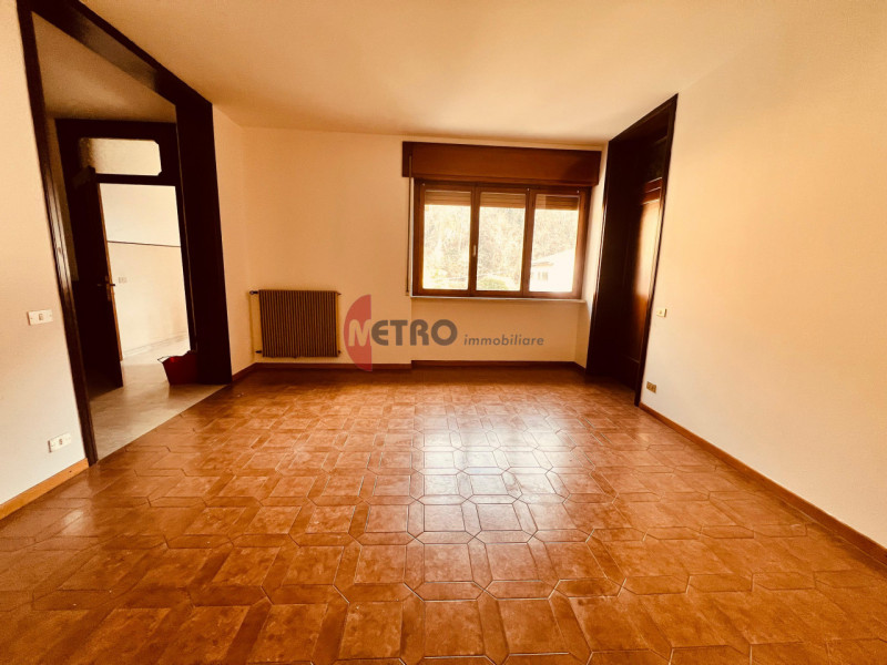 Vendesi Appartamento a Spagnago di Cornedo Vicentino 

 Indirizzo: Via Monte Cimone, Spagnago di ...