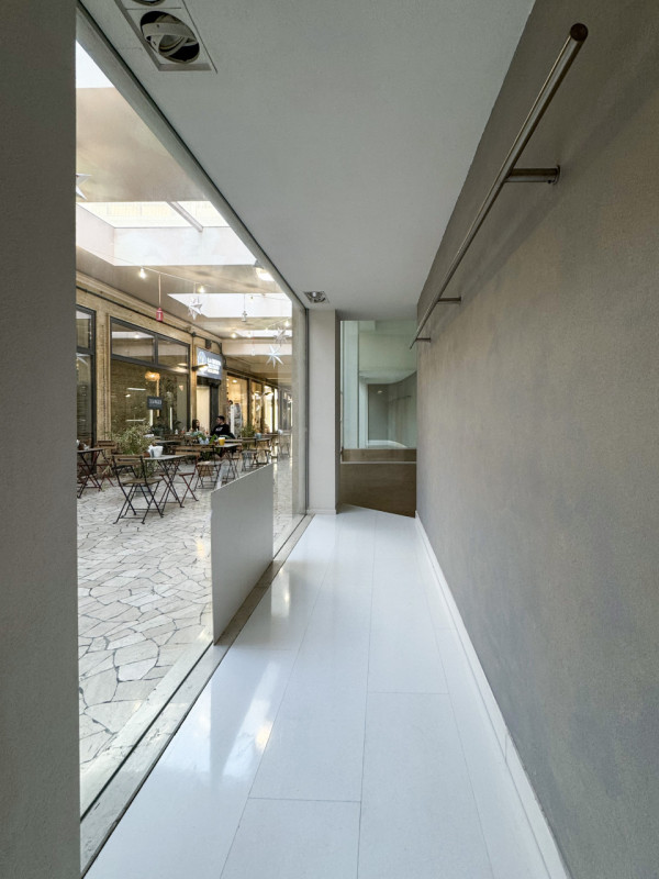 CENTRO STORICO - INTERNO CORSO PALLADIO: NEGOZIO DI CIRCA 150 MQ SU DUE LIVELLI. EURO  2.000. COD...