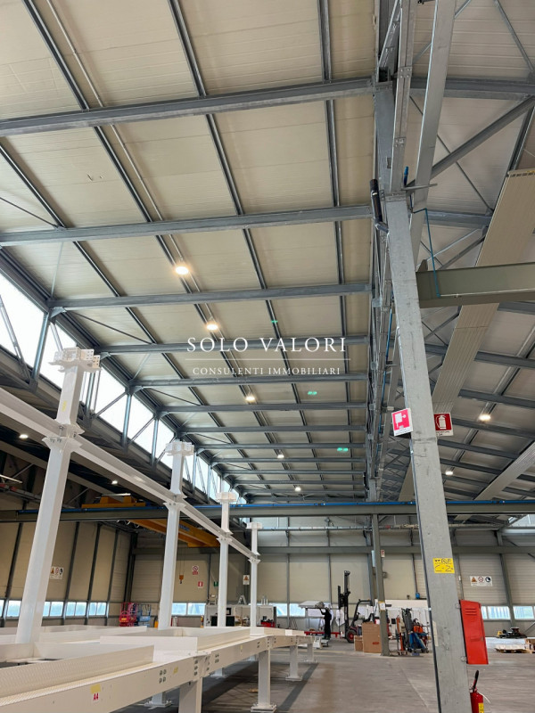 Rif. D202 (per info 393 1710719 Fabrizio). Solo Valori propone in locazione un capannone industri...