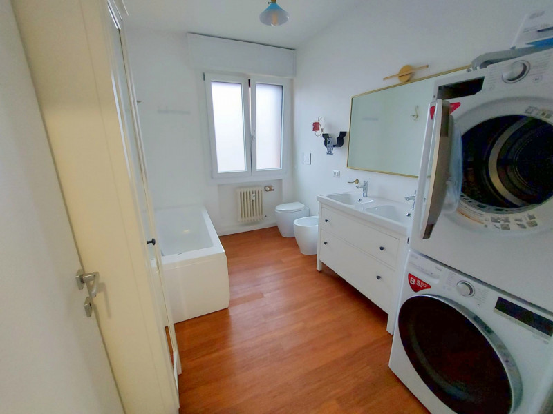 PADOVA - SAN GIUSEPPE
BELLISSIMO ATTICO APPENA RISTRUTTURATO CON GRANDE TERRAZZA ABITABILE €.445....