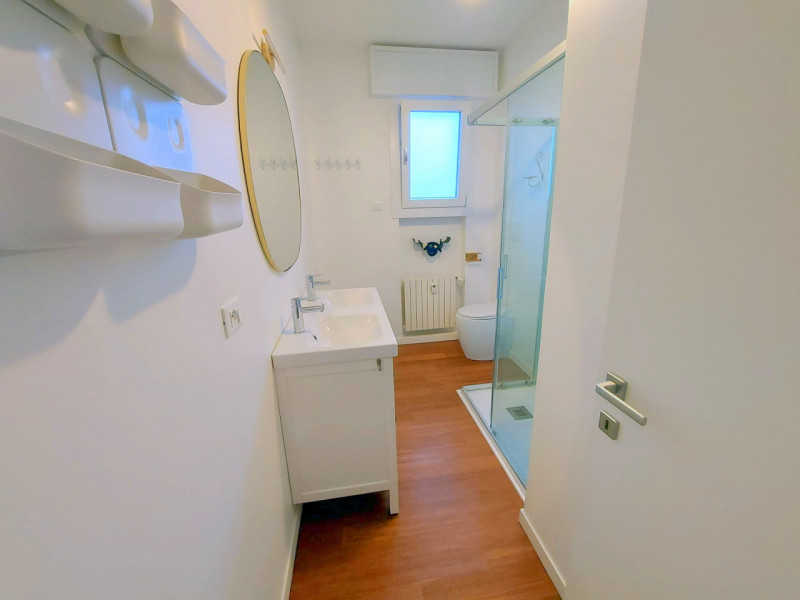 PADOVA - SAN GIUSEPPE
BELLISSIMO ATTICO APPENA RISTRUTTURATO CON GRANDE TERRAZZA ABITABILE €.445....