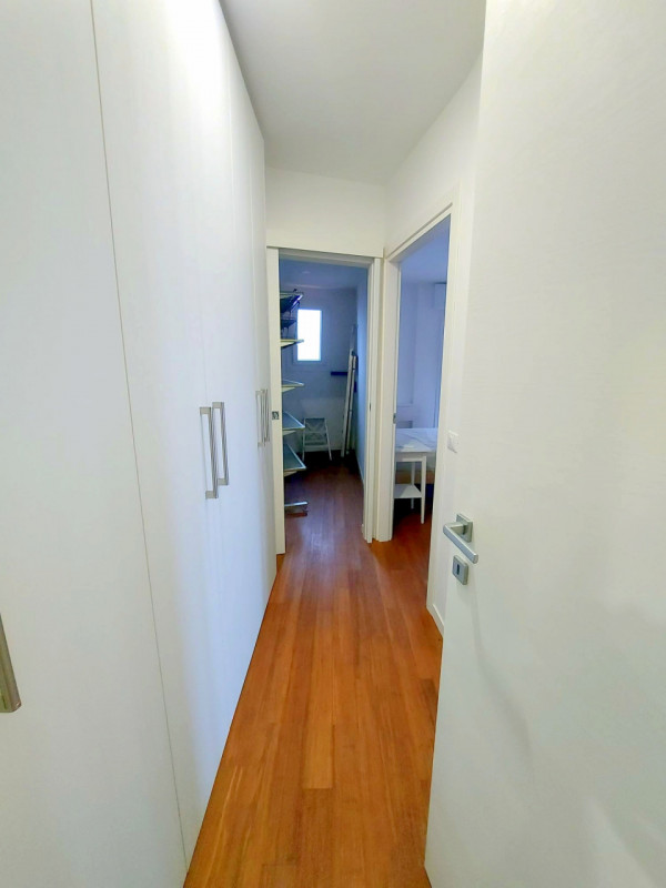 PADOVA - SAN GIUSEPPE
BELLISSIMO ATTICO APPENA RISTRUTTURATO CON GRANDE TERRAZZA ABITABILE €.445....