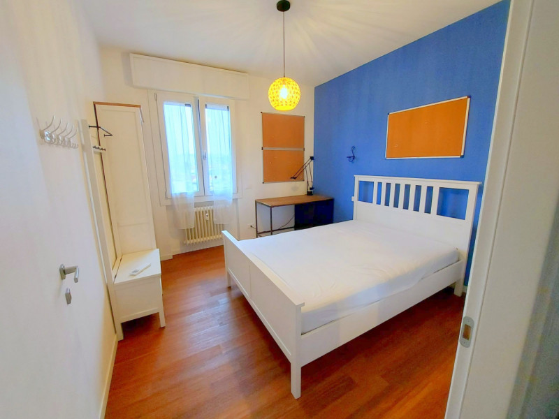 PADOVA - SAN GIUSEPPE
BELLISSIMO ATTICO APPENA RISTRUTTURATO CON GRANDE TERRAZZA ABITABILE €.445....