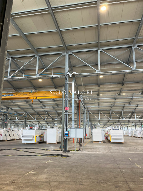 Rif. D202 (per info 393 1710719 Fabrizio). Solo Valori propone in locazione un capannone industri...