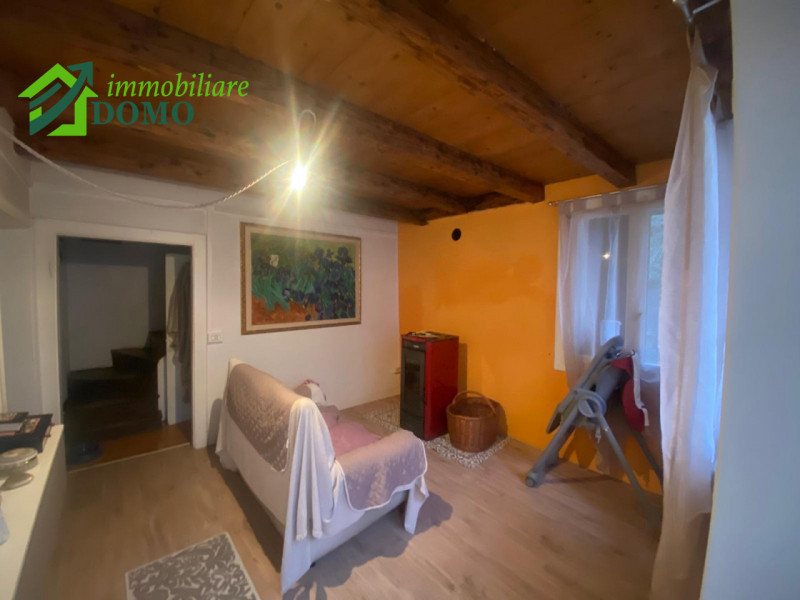 Piovene Rocchette:casa affiancata indipendente con garage e giardino €120.000
info 0445 824740

N...