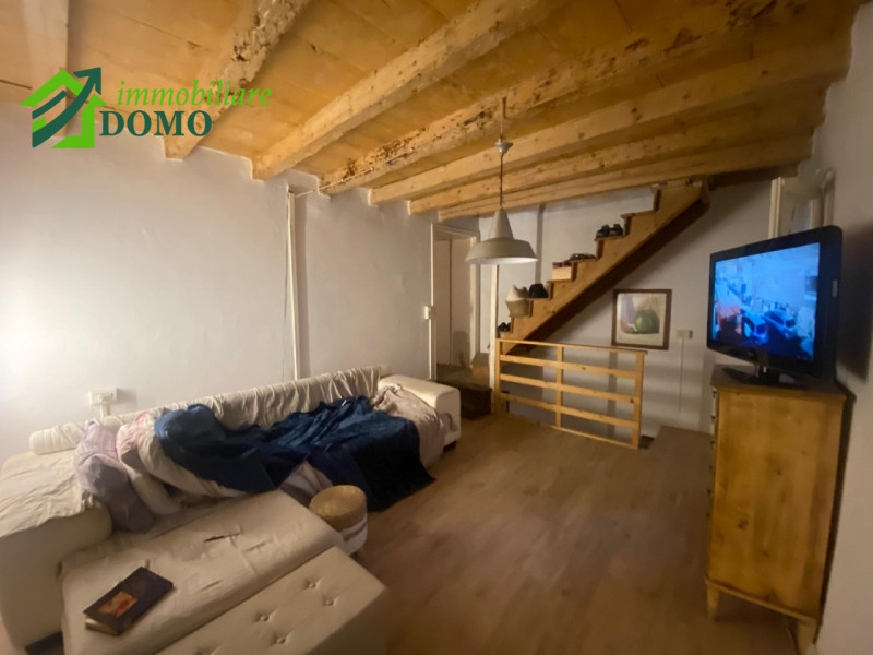 Piovene Rocchette:casa affiancata indipendente con garage e giardino €120.000
info 0445 824740

N...