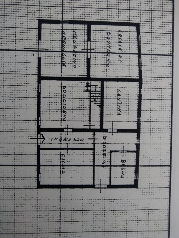 A soli 1,5 km dalla storica Piazza Maggiore di Este, proponiamo in vendita un affascinante rustic...