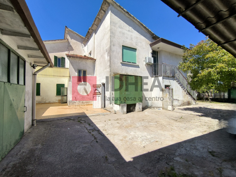 "RIFERIMENTO FPM1"

MONASTIER DI TREVISO

In tranquilla zona residenziale immersa nel verde, non ...