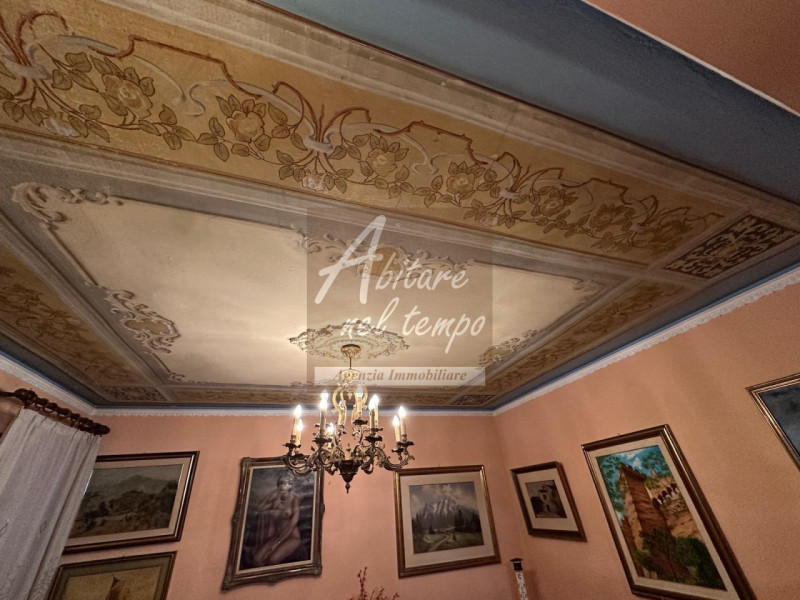 CITTADELLA (PD) - VIALE DELLA STAZIONE

In Ns esclusiva proponiamo in vendita un Palazzo composto...