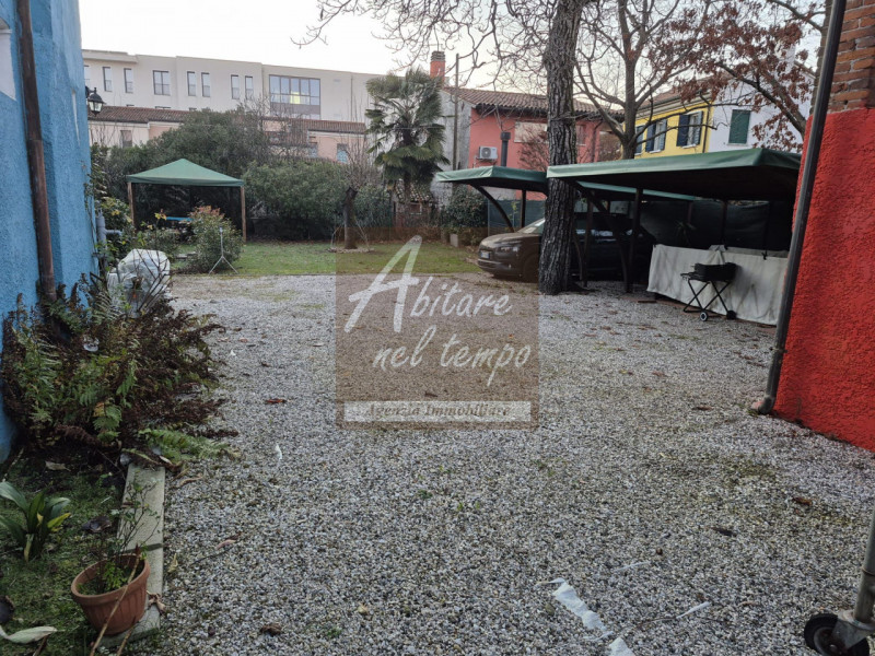 CITTADELLA (PD) - VIALE DELLA STAZIONE

In Ns esclusiva proponiamo in vendita un Palazzo composto...