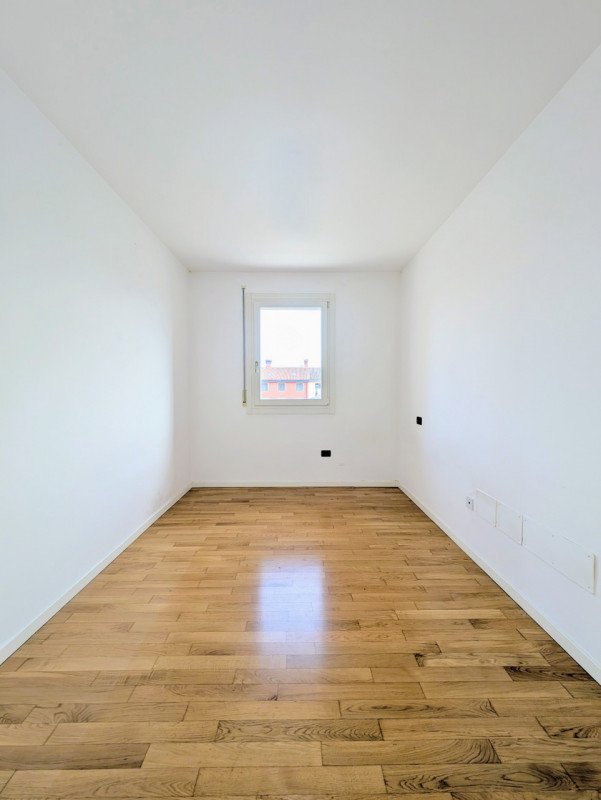 Marano Vicentino - Tricamere completamente indipendente - Euro 219.000

Trattativa riservata Unic...