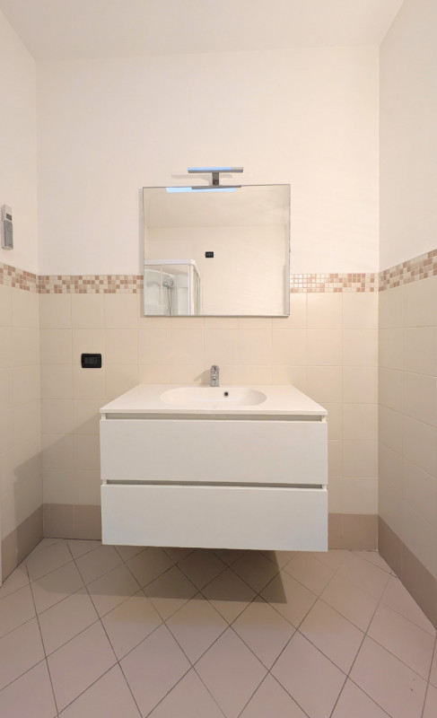 Marano Vicentino - Tricamere completamente indipendente - Euro 219.000

Trattativa riservata Unic...