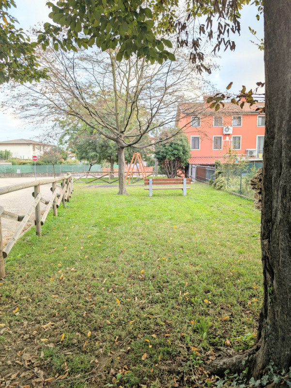 Marano Vicentino - Tricamere completamente indipendente - Euro 219.000

Trattativa riservata Unic...