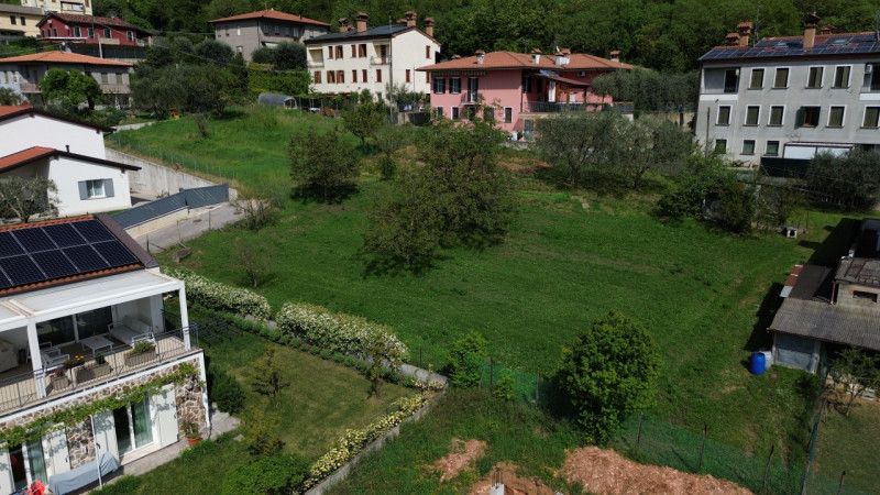 State cercando un lotto di terreno di ampie dimensioni dove poter realizzare la casa dei vostri s...