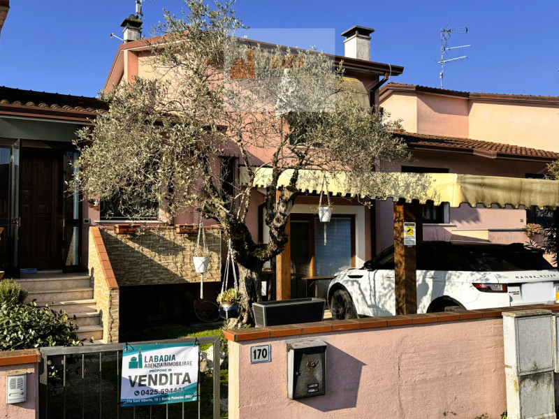 Giacciano con Baruchella Vendita Villa contemporanea