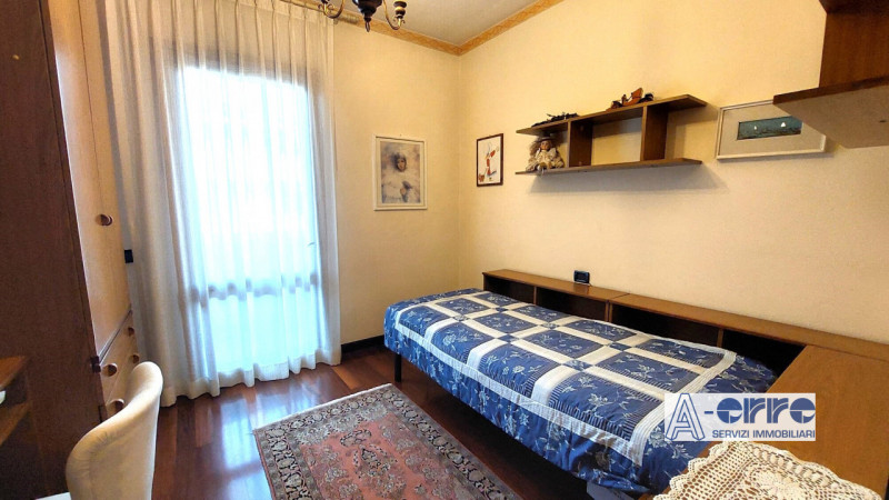 Se state cercando una casa spaziosa e ben tenuta, questa villetta degli anni '80 potrebbe essere ...