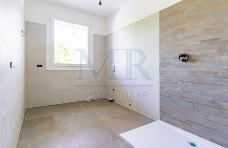 CASELLE DI SELVAZZANO - MR170A4
AMPIA ZONA GIORNO E 3 CAMERE DA LETTO - CL. ENERG. "A4"  

In pal...