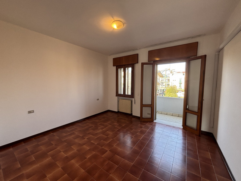 All'interno del quartiere residenziale di San Biagio, in una via di sole villette, proponiamo in ...