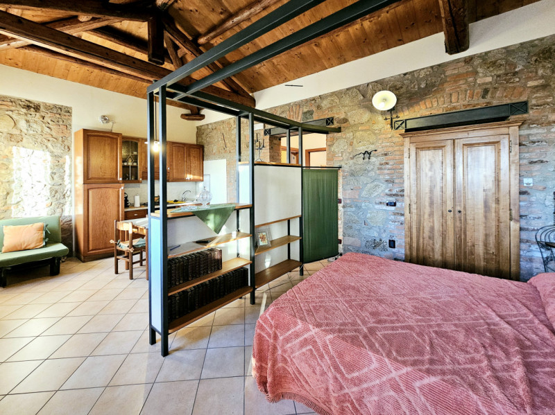 Proponiamo in vendita meravigliosa soluzione indipendente, situata nel centro di Vo'. Questa pala...