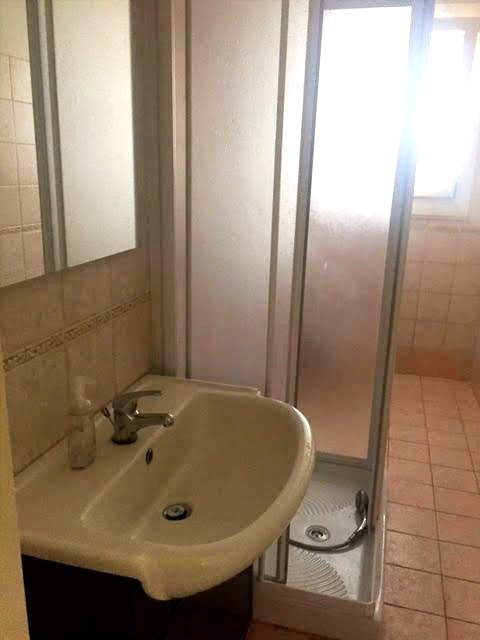 Benvenuti in questo affascinante appartamento quadrilocale situato nel cuore pulsante del Centro ...