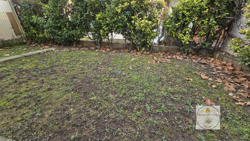 Rif. BE24 - In zona residenziale comodissima al centro ed a tutti i servizi proponiamo gradevole ...