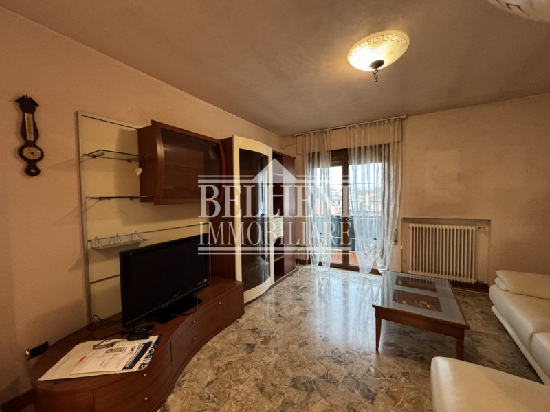 CA' BALBI: In zona comoda alla città proponiamo soluzione in affitto sita al terzo e ultimo piano...