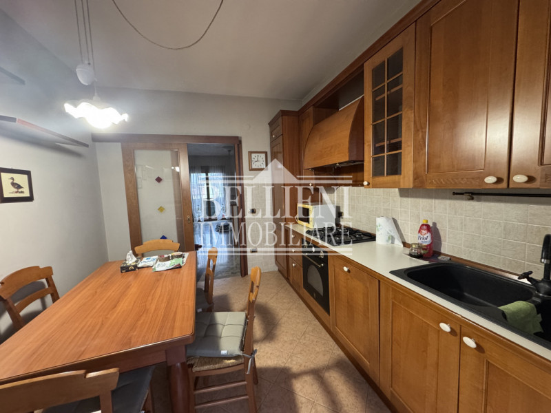 CA' BALBI: In zona comoda alla città proponiamo soluzione in affitto sita al terzo e ultimo piano...