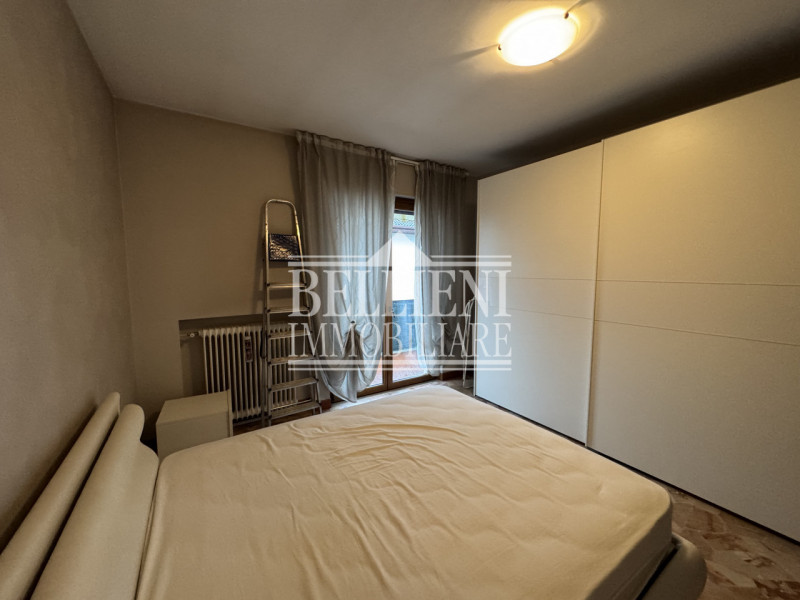 CA' BALBI: In zona comoda alla città proponiamo soluzione in affitto sita al terzo e ultimo piano...